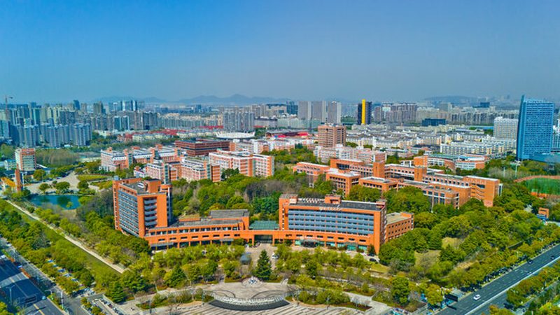 成都电子元件批发市场：接插件连接器的选购要点**